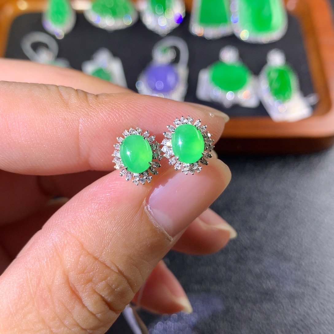 哈***_翡翠18K金镶嵌耳饰翡翠