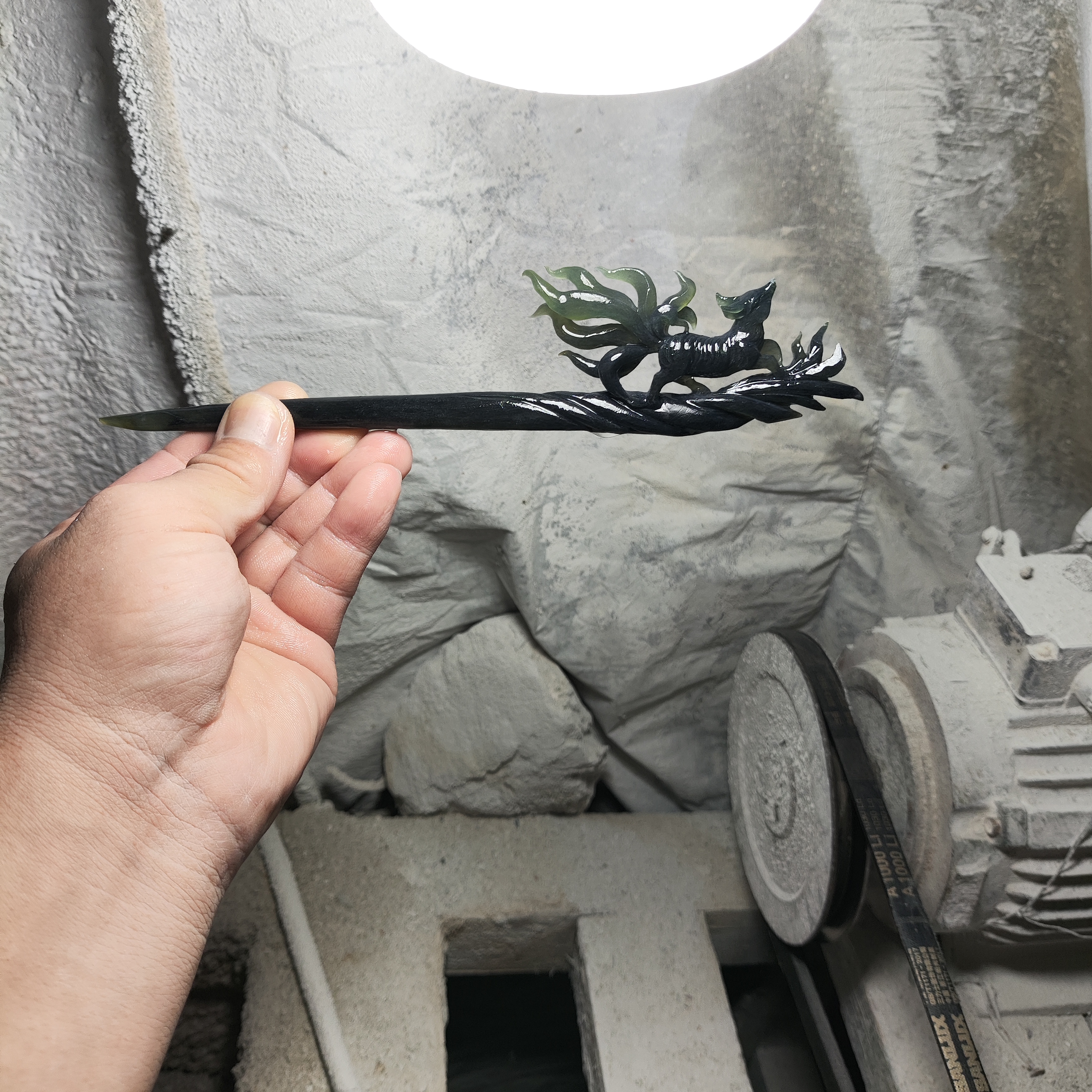 天然岫玉黑绿色立体九尾发簪总长22cm