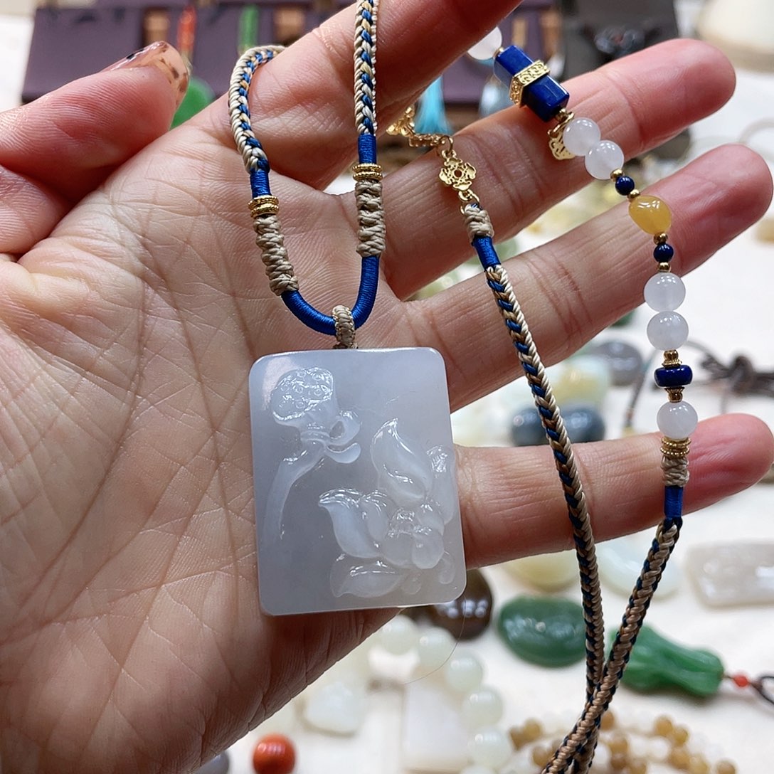 和田玉颈饰未镶嵌