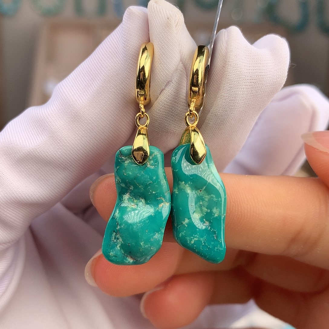 绿松石未镶嵌耳饰