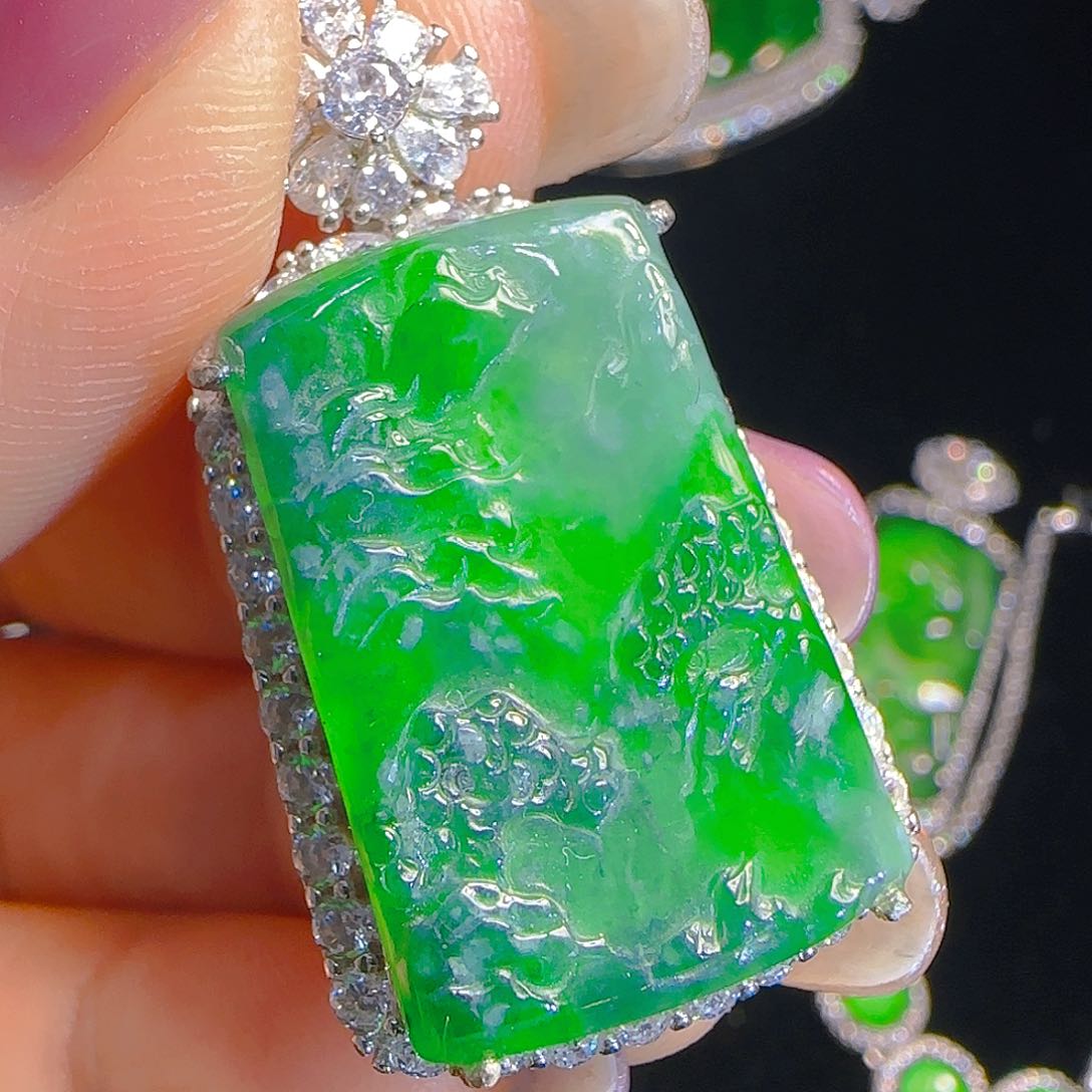 翡翠吊坠(赠链)银S925镶嵌