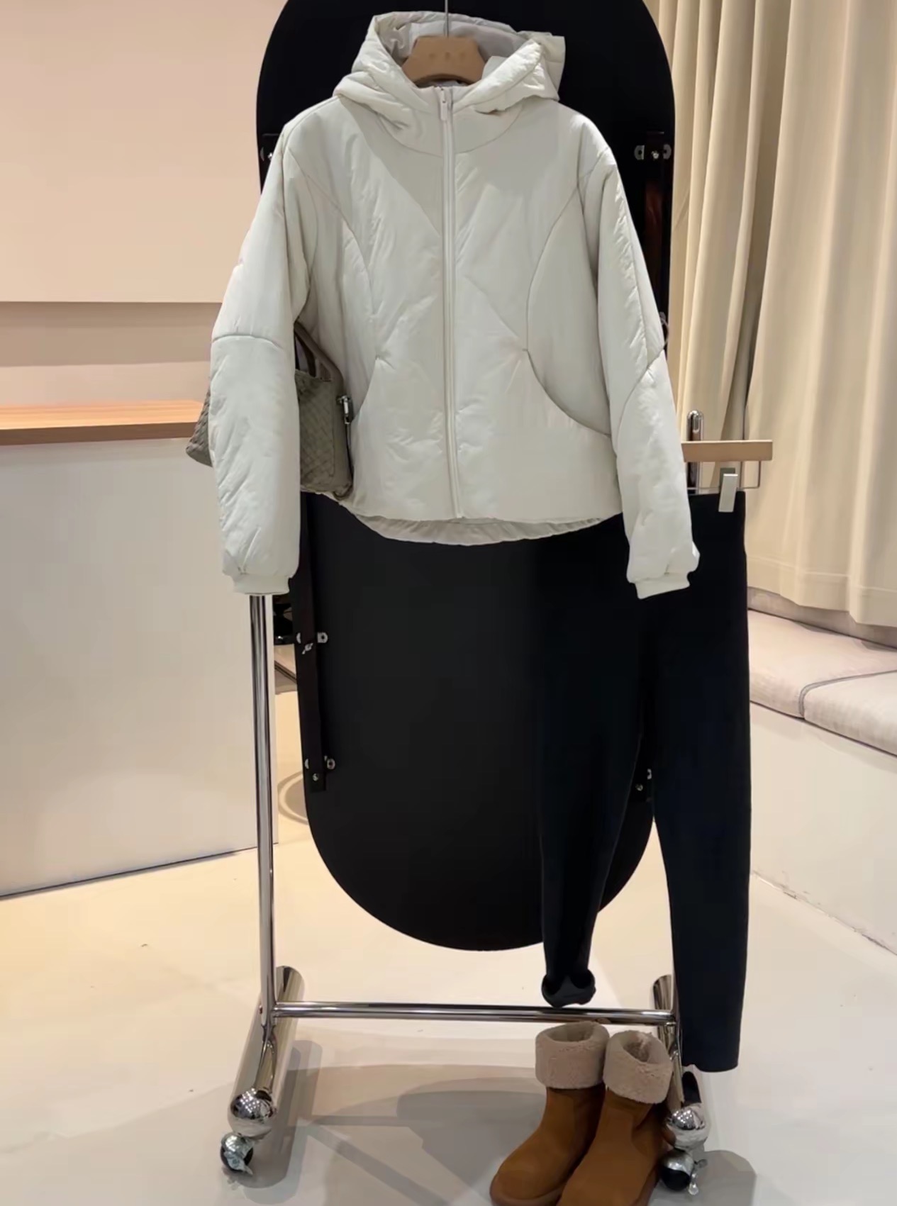 仓美美女装-lu家简约弧线设计棉服（卡码推荐拍大！）三防面料