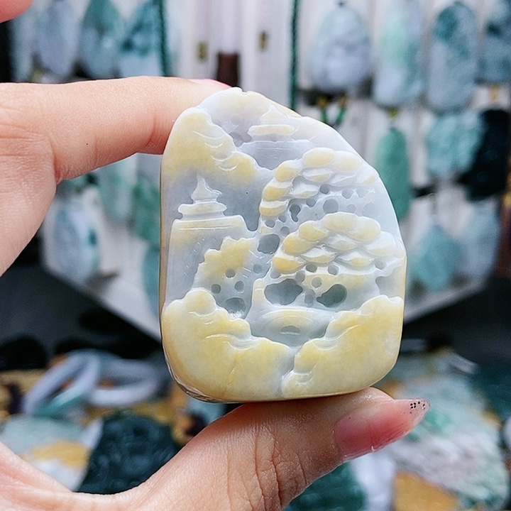 颈饰足铂镶嵌翡翠翡翠