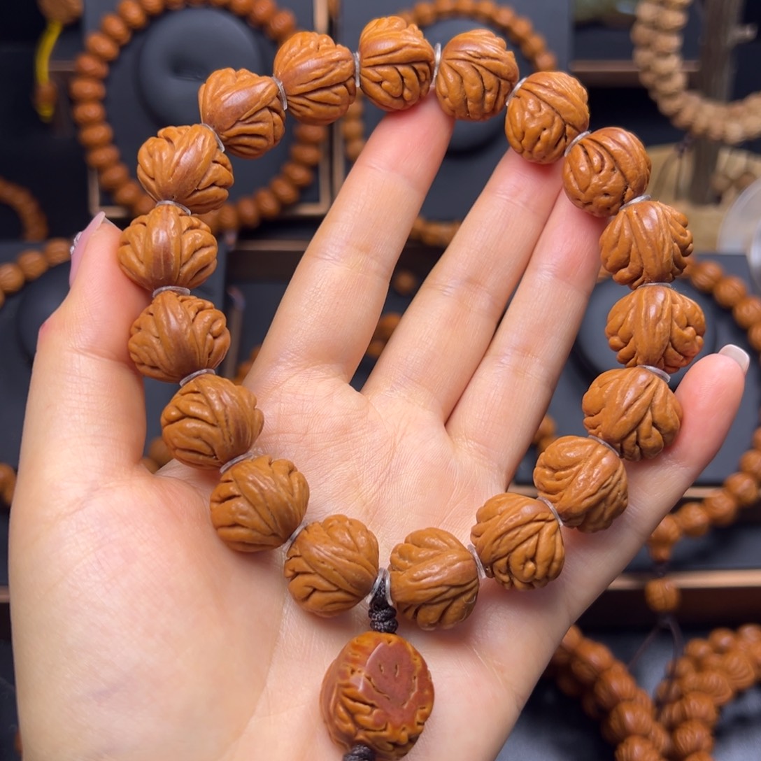 手串桃核豹子头17手持