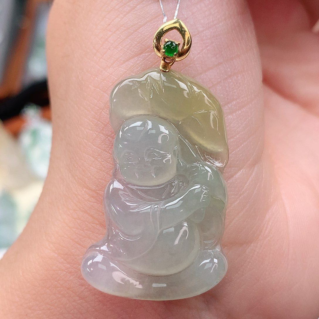 颈饰18K金镶嵌翡翠童子