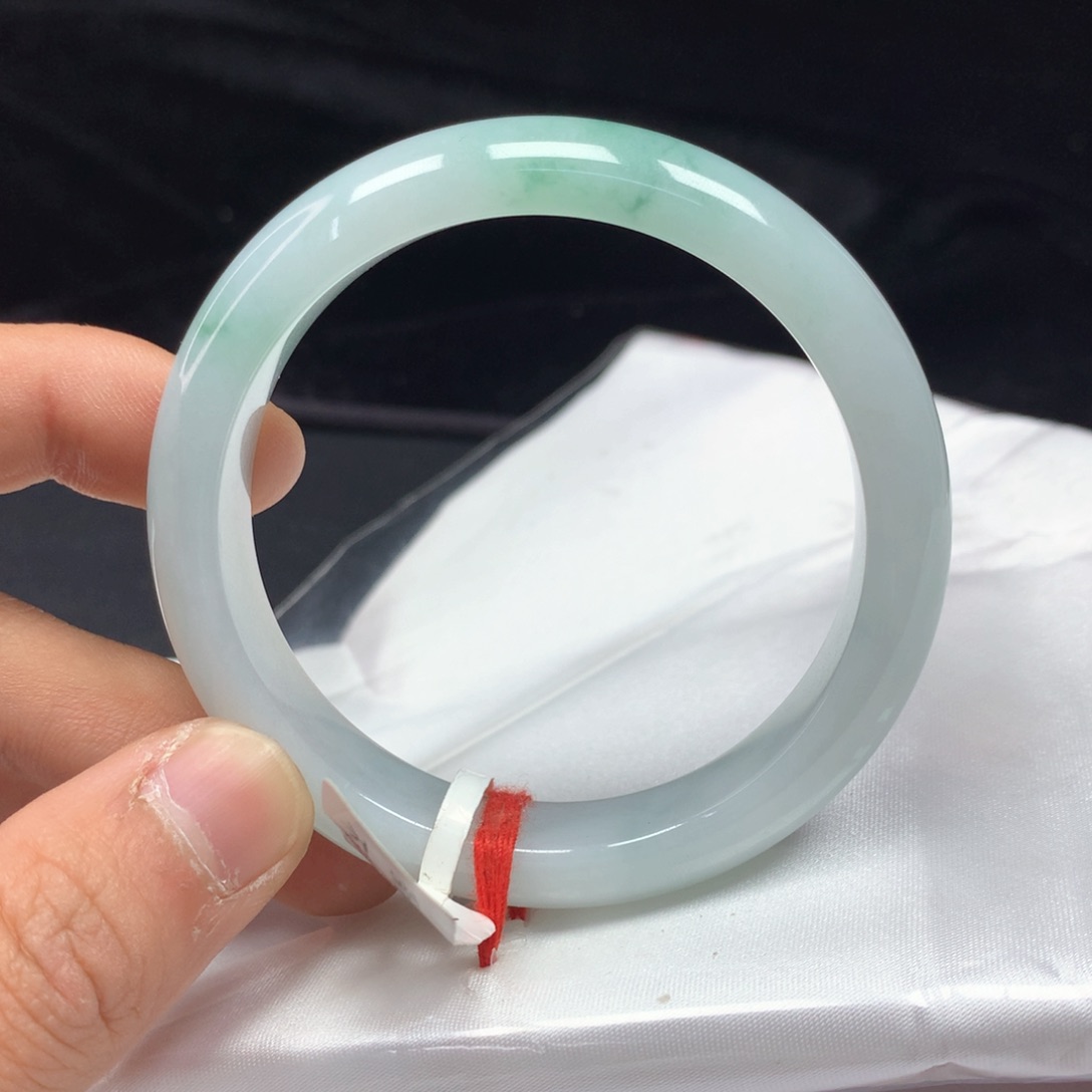 翡翠手镯（圆镯）未镶嵌54