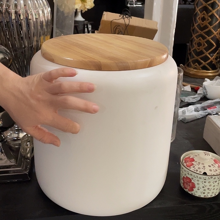 陶瓷花瓶，部分微瑕