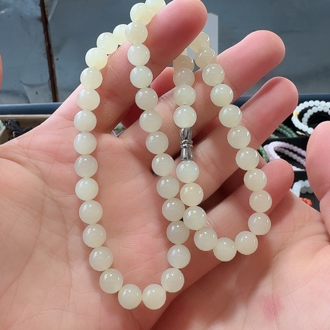 和田玉颈饰未镶嵌