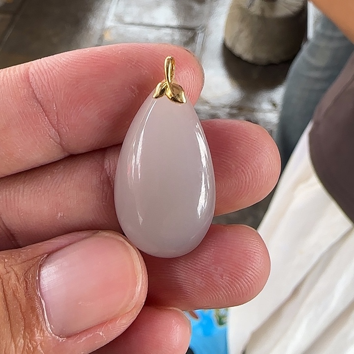 颈饰18K金镶嵌和田玉