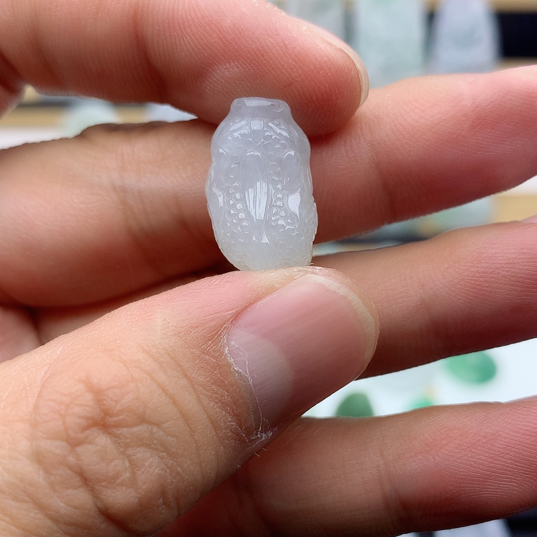 翡翠颈饰未镶嵌貔貅