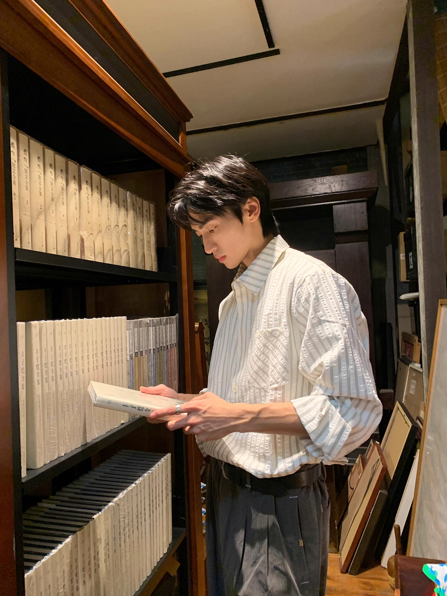 美式复古高级感条纹长袖正肩翻领衬衫情侣款休闲宽松百搭打底上衣