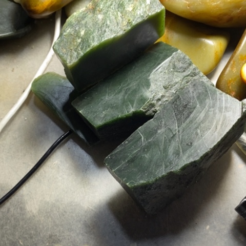 未镶嵌和田玉（糖玉）挂件