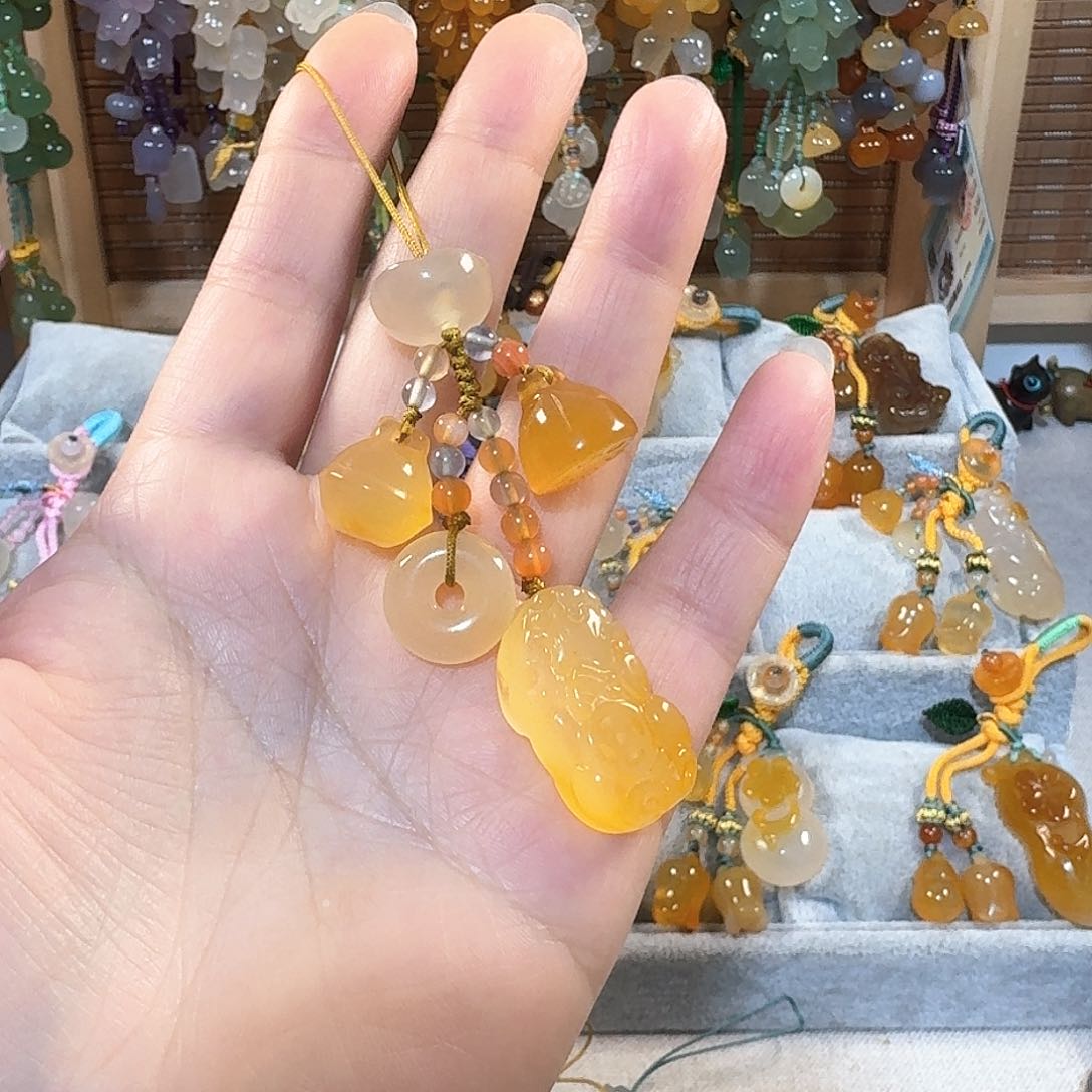 玛瑙/玉髓挂件福利款不挑不拣通货带有包容点未镶嵌