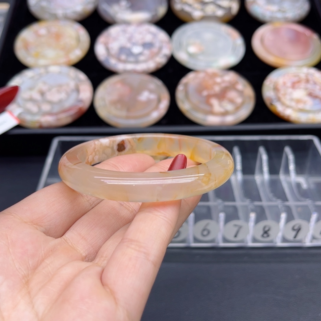 玛瑙/玉髓手镯未镶嵌53