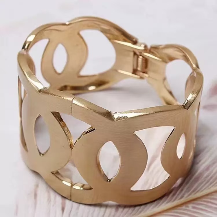 钛钢手镯 钛钢欧美女士个性时尚手镯