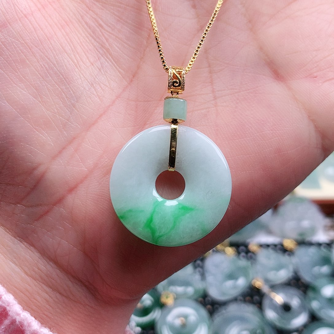 【闪购商品】翡翠吊坠(不含链)18K金镶嵌甜甜圈