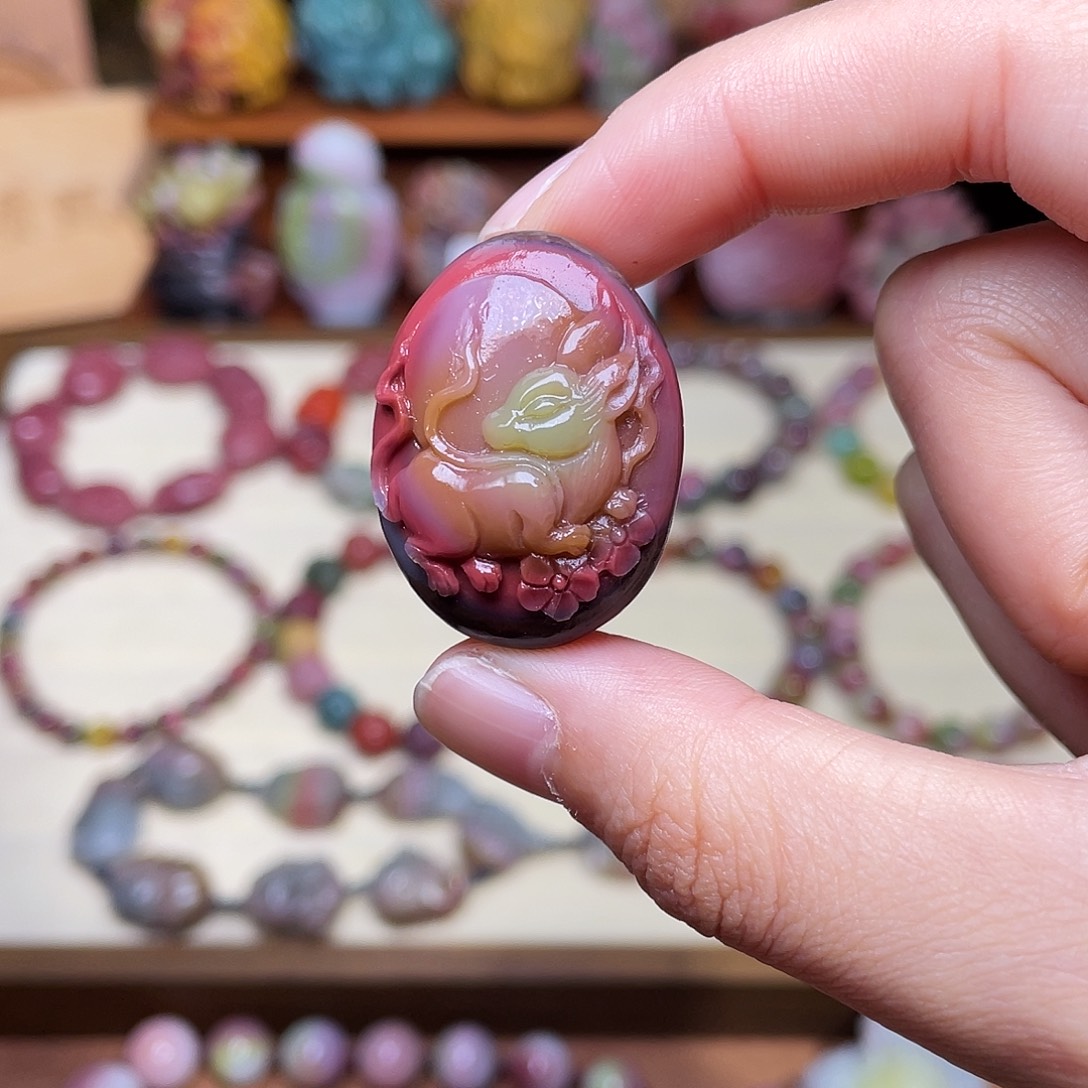 玛瑙/玉髓未镶嵌珠宝半成品盐源玛瑙石包玉九尾