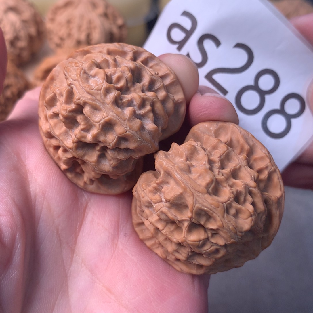 文玩核桃把件红皮肉球苹果39