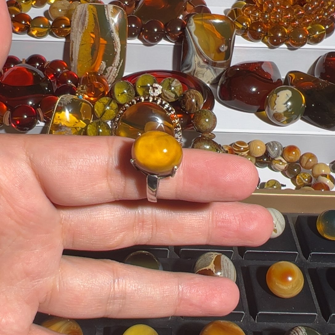 琥珀裸石未镶嵌老油根蛋黄戒指