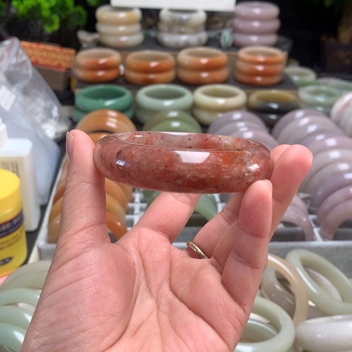 石英质玉（佘太翠）未镶嵌手镯56.6