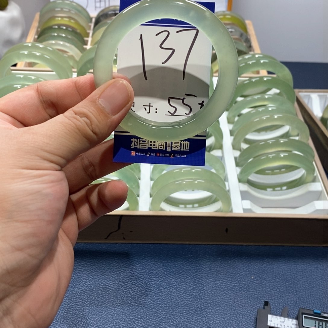 岫玉手镯未镶嵌手镯