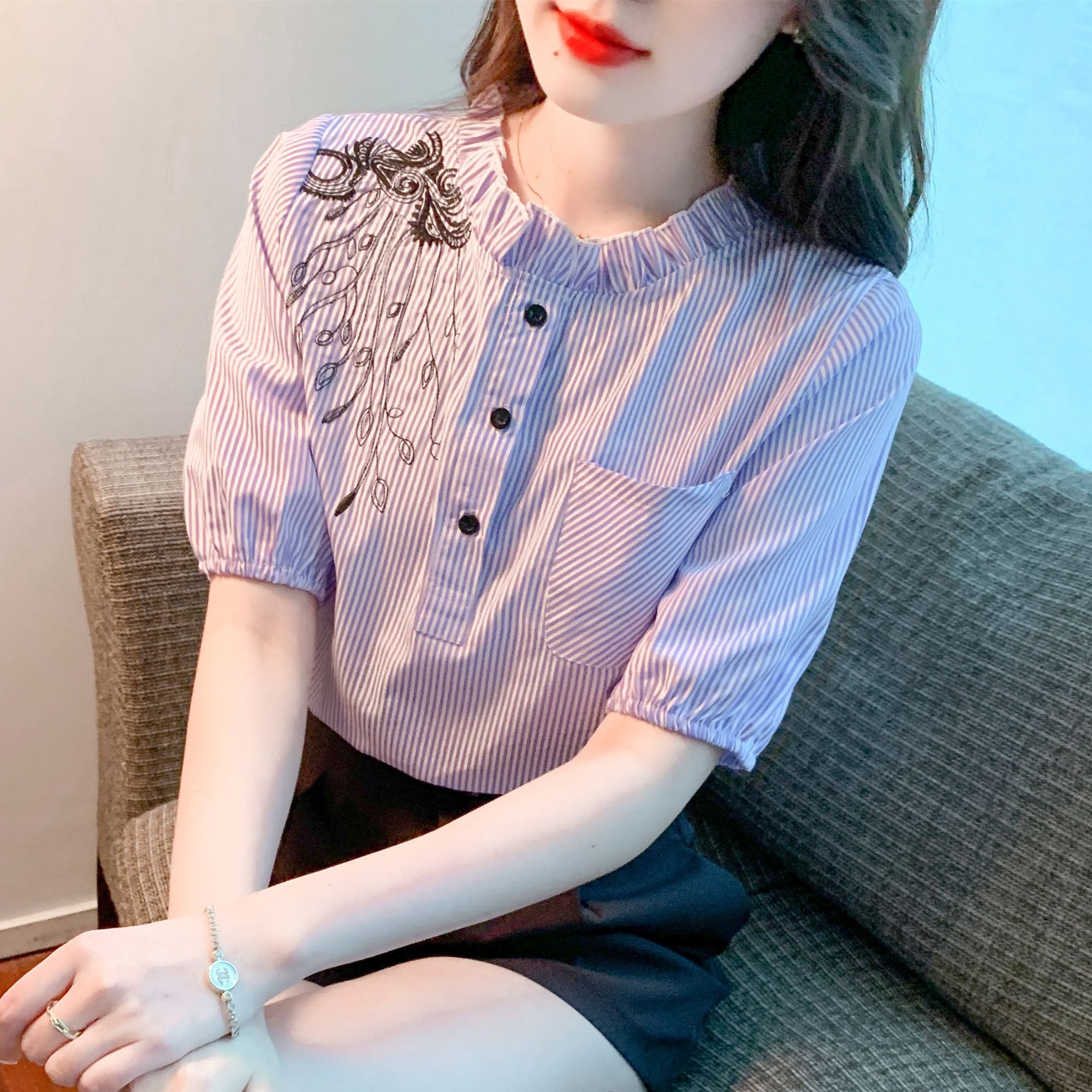 夏季时尚条纹刺绣短袖雪纺衬衫女士高级感木耳边立领上衣气质小衫