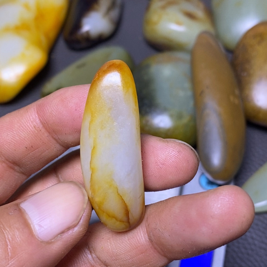 和田玉（糖玉）未镶嵌挂件