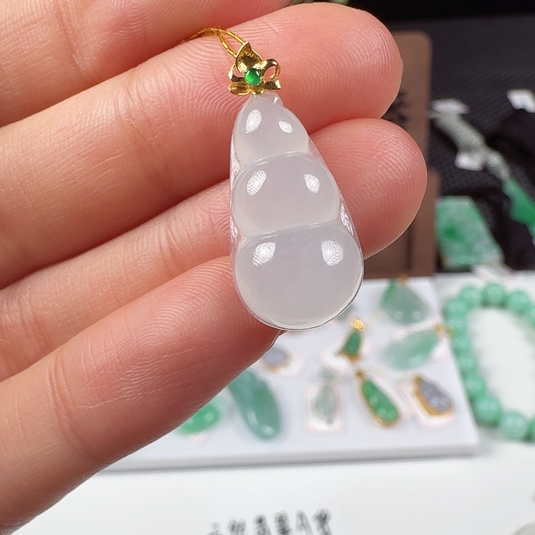 翡翠18K金镶嵌颈饰