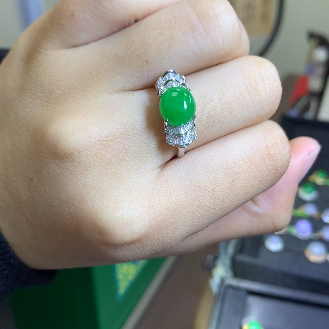 翡翠颈饰18K金镶嵌翡翠