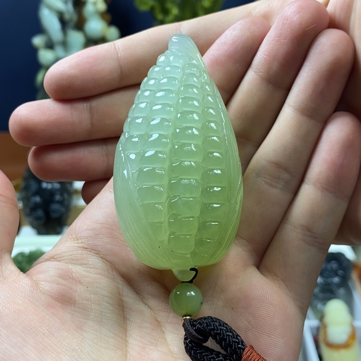 岫玉未镶嵌手把件