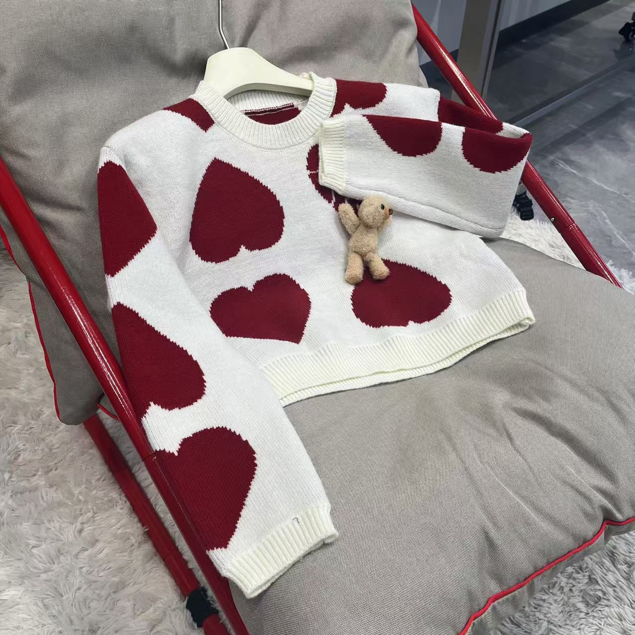 【YU·PP】（010）小众秀场绣球款拼接秋冬短款套头毛衣（P0197）