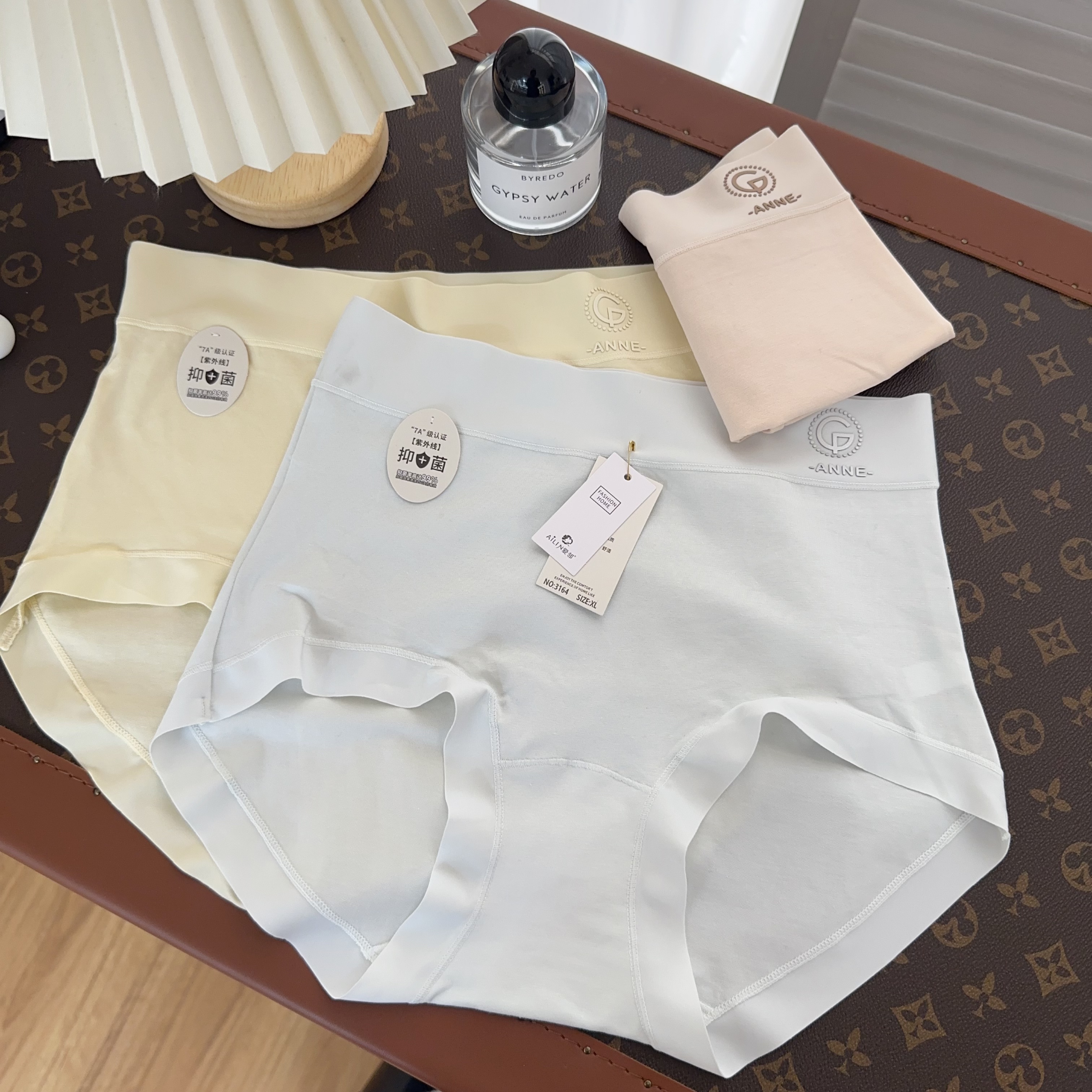 90-150斤高腰棉女士内裤柔软亲肤柔软透气简约字母三角底裤3164