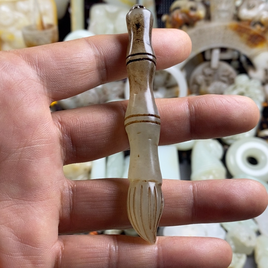 李***和田玉（糖玉）未镶嵌颈饰