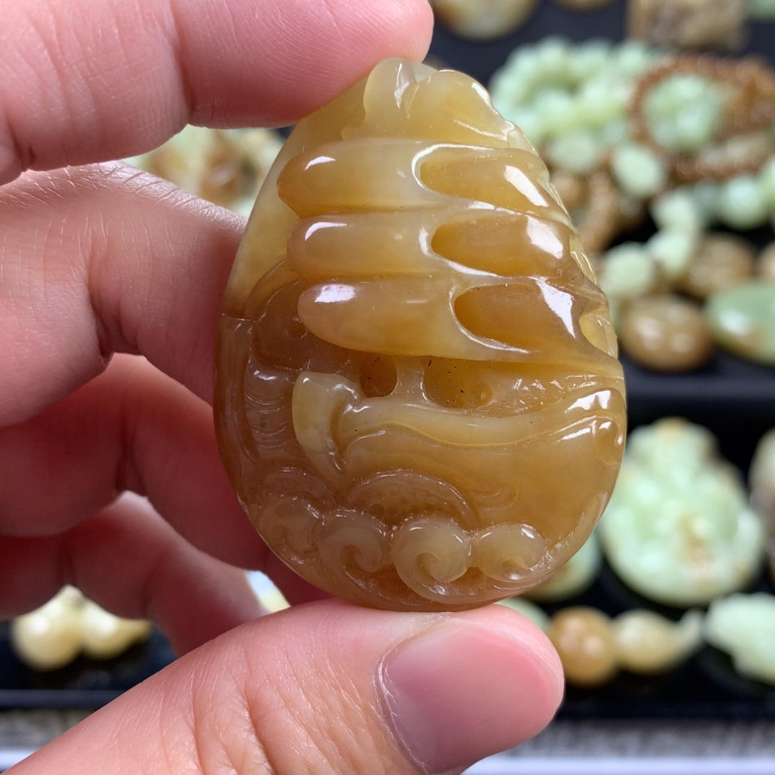 蒸***上和田玉未镶嵌颈饰