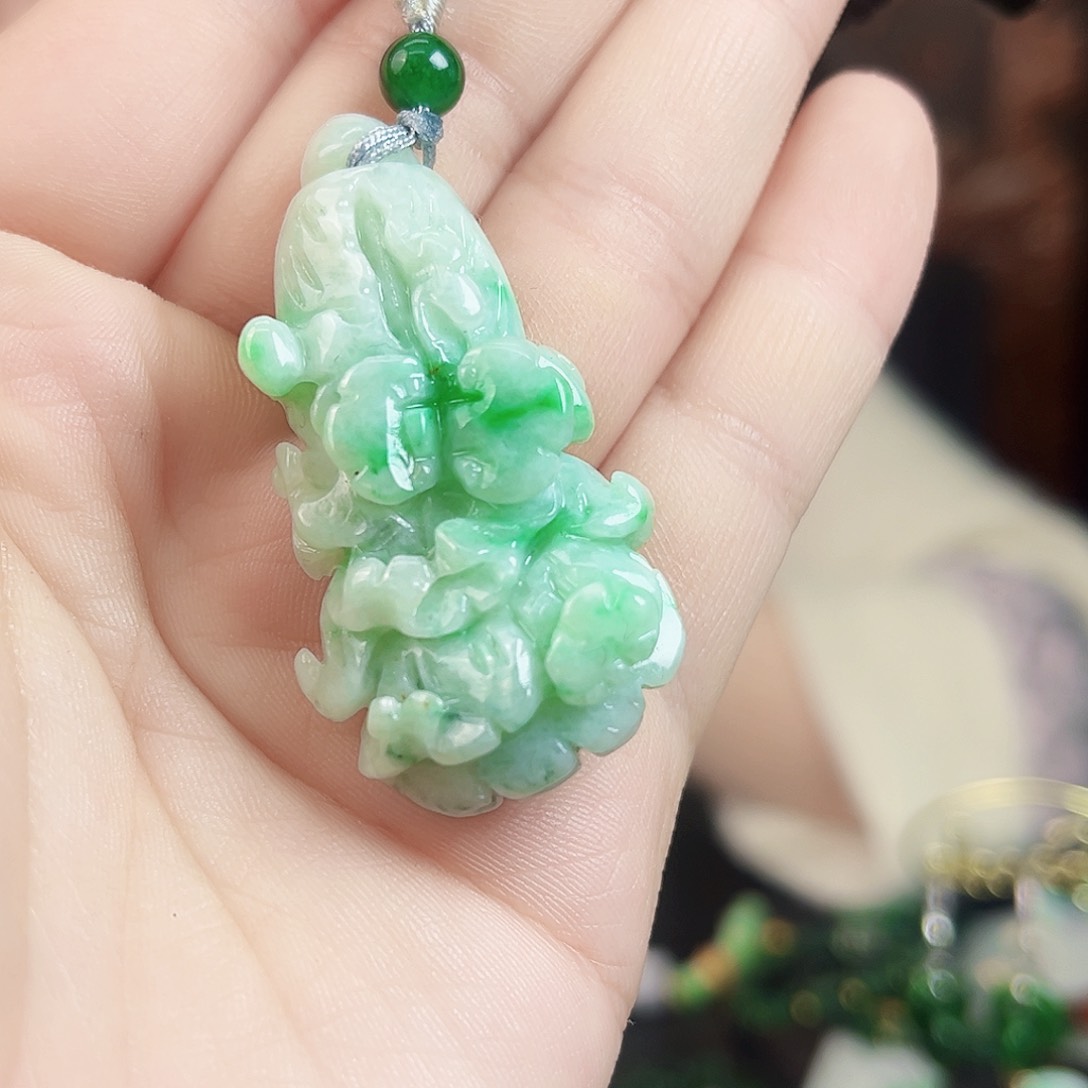 翡翠颈饰未镶嵌吊坠