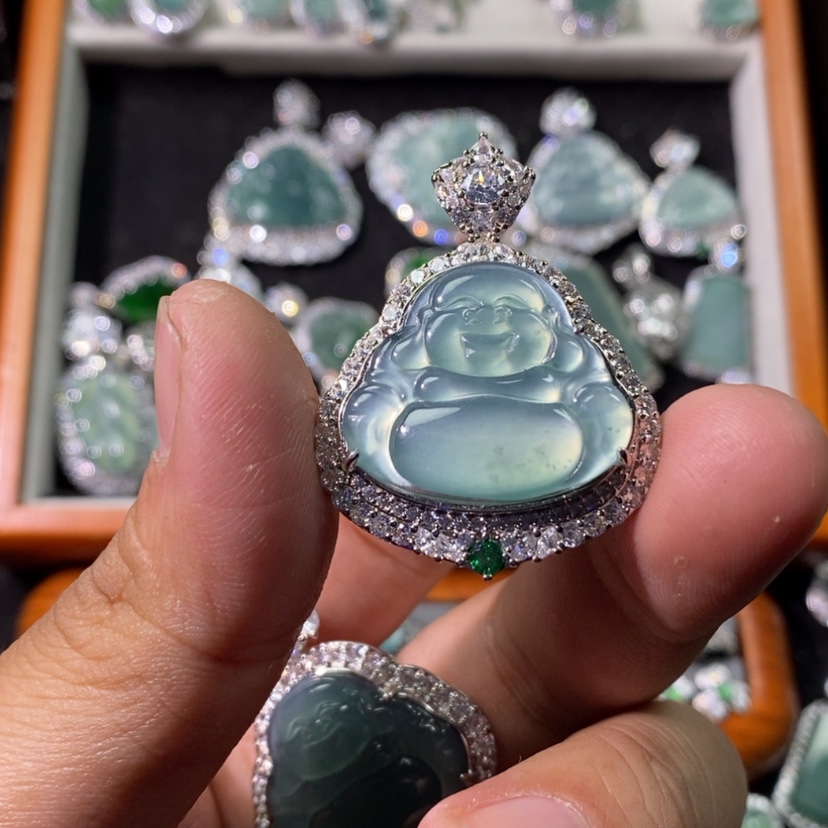 【闪购商品】翡翠颈饰未镶嵌天然