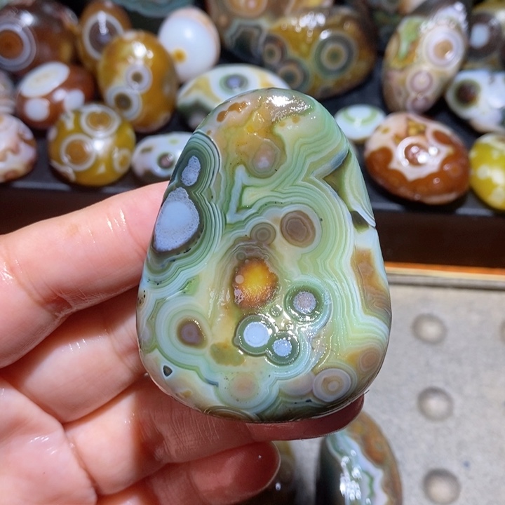 未镶嵌玛瑙/玉髓珠宝半成品110