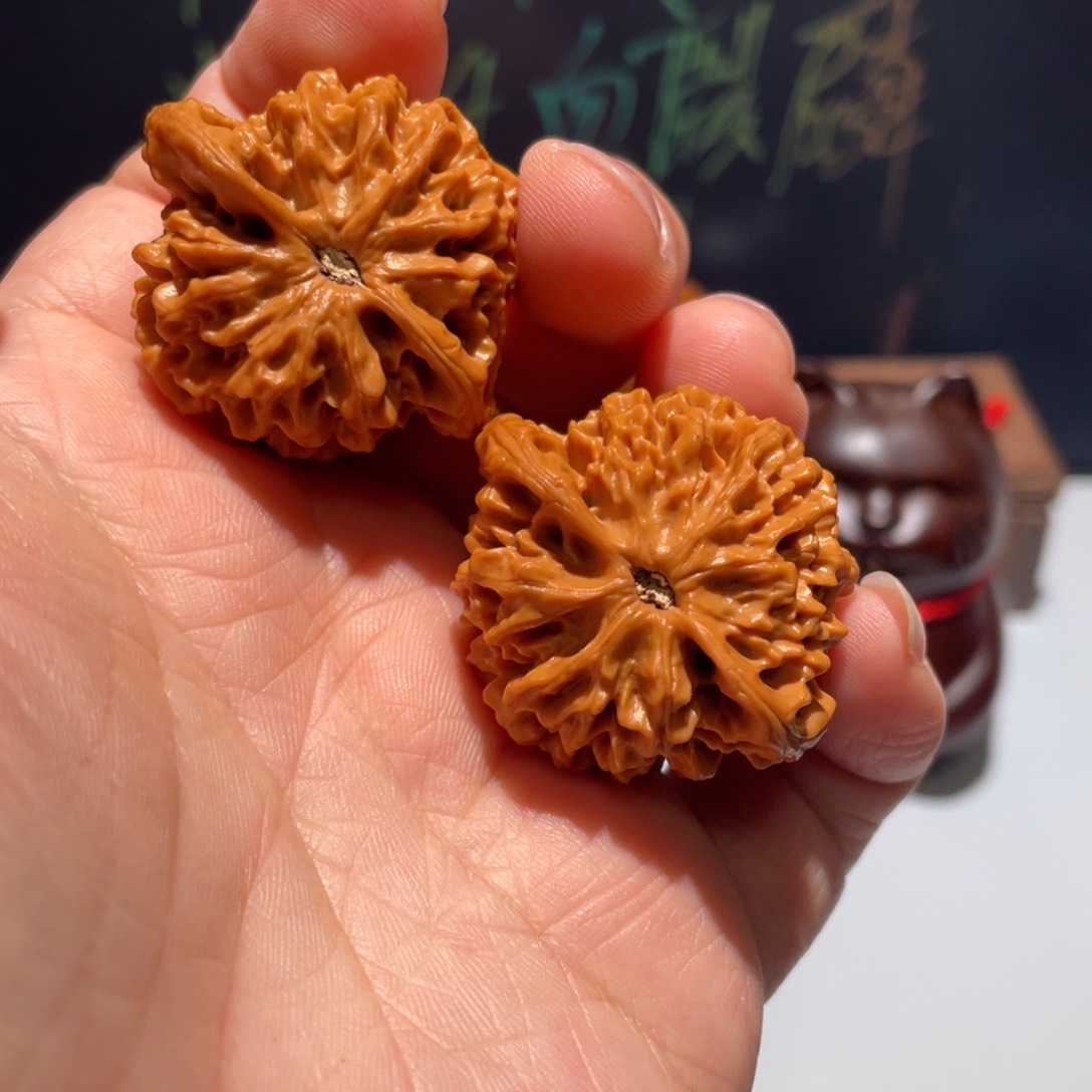 文玩核桃把件管****.秦闷36.5