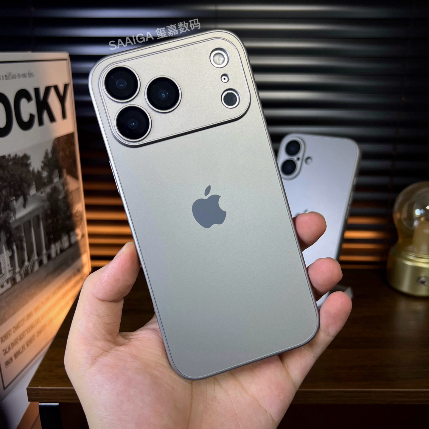 适用苹果17/16/15/14磨砂AG手机壳带镜头膜iPhone16ProMax全包Air