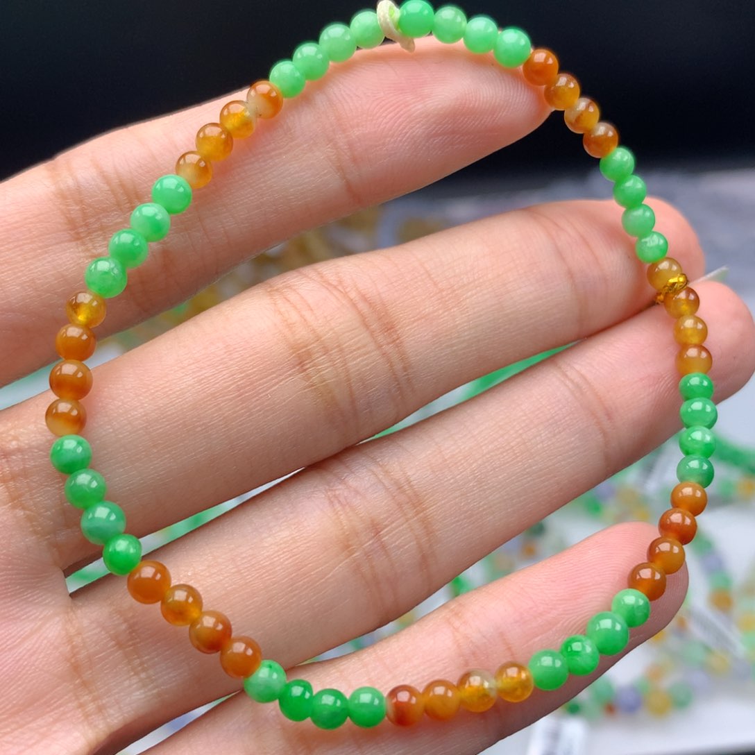 翡翠手链未镶嵌卡