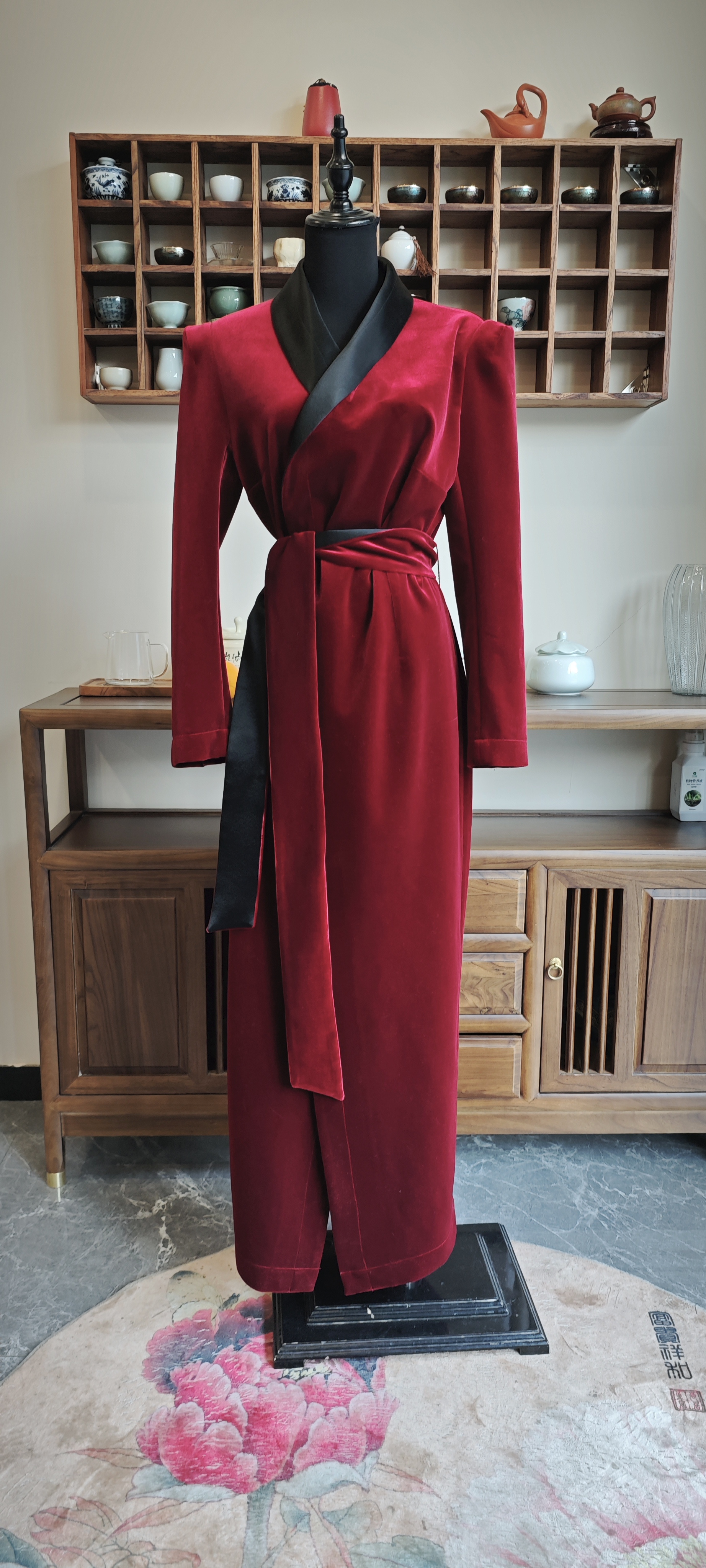 红色酒红色色长款连衣裙气质复古婚礼结婚中式日常外套丝绒