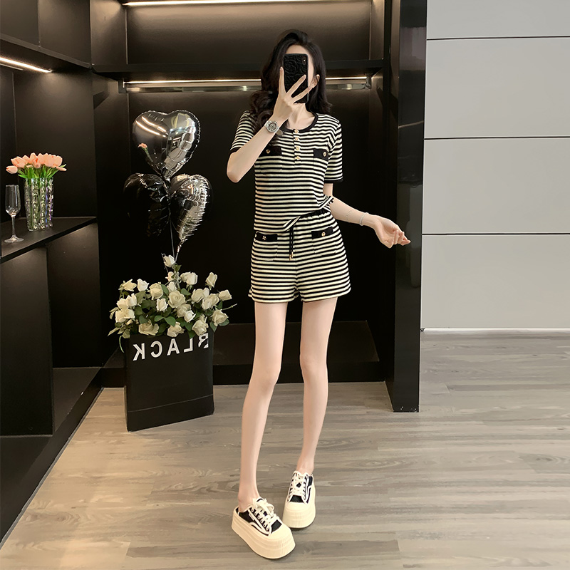 网红条纹休闲运动短袖短裤套装女夏季显瘦气质洋气宽松减龄两件套