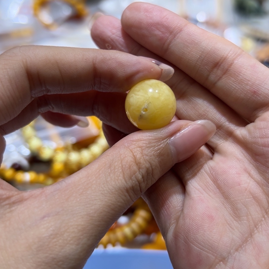 琥珀珠宝奇石未镶嵌