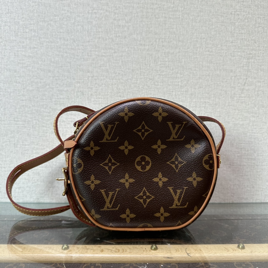 95新 LV 经典老花小号软圆饼单肩斜挎包 01007