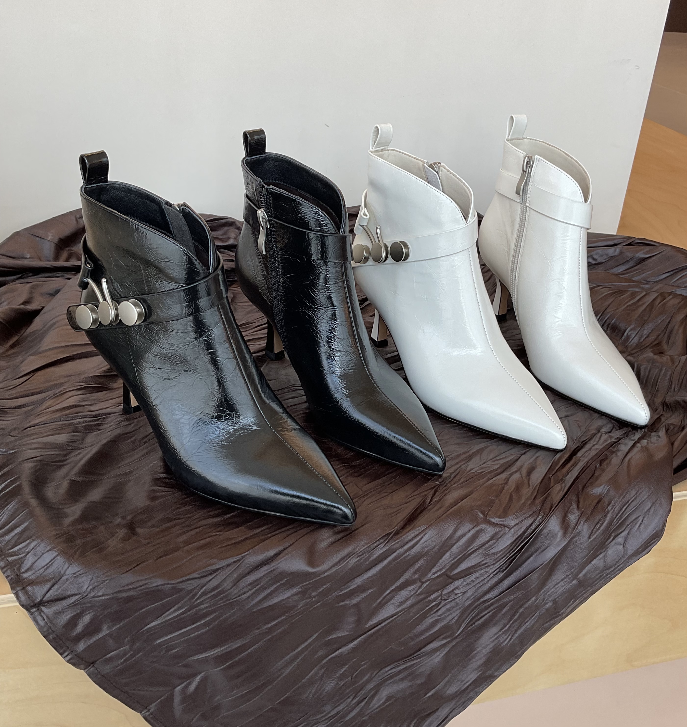 法式小短靴及踝靴冬季尖头高跟鞋女细跟真皮裸靴高级感小个子女鞋