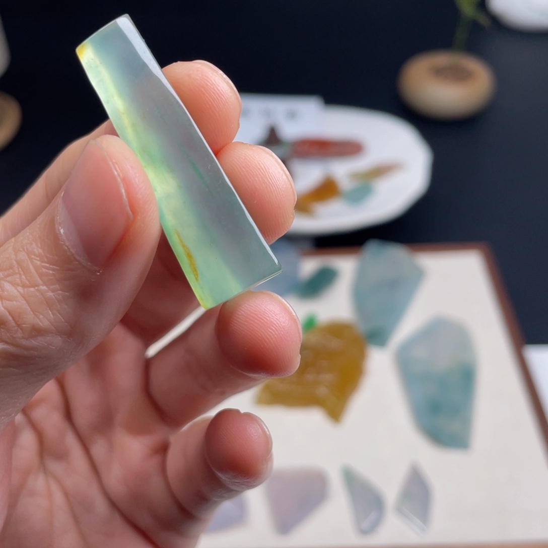 翡翠未镶嵌颈饰包工包设计