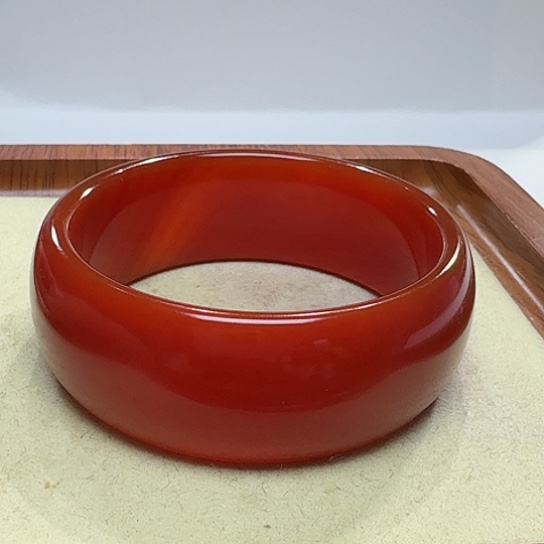 玛瑙/玉髓手镯未镶嵌終****董