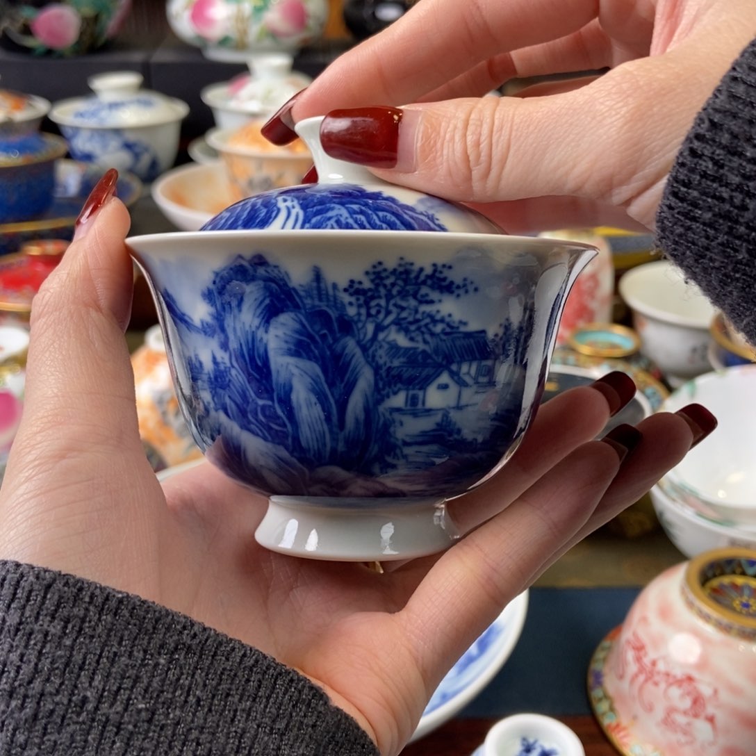 陶瓷艺术家的作品是一