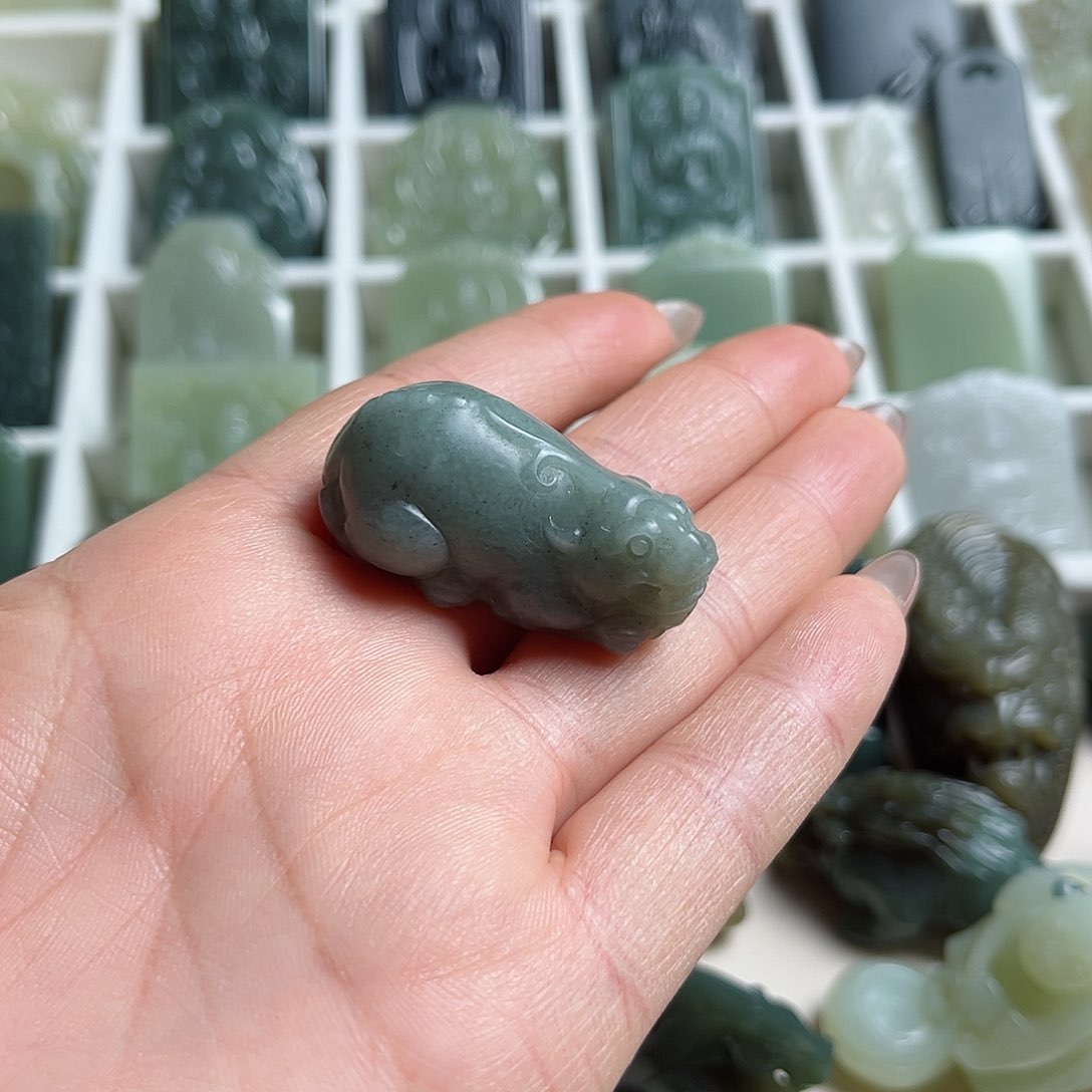 和田玉未镶嵌挂件