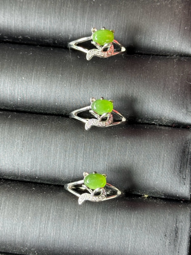 镶嵌小狐狸造型蛋面设计款多样性发货拍一发一